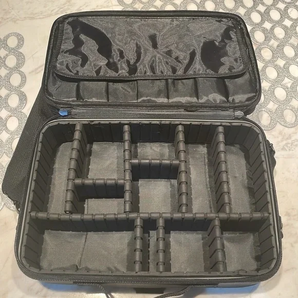 Large Makeup Suitcase - Picture 7 of 10